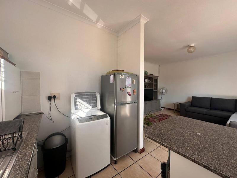 2 Bedroom Property for Sale in Oakglen Western Cape